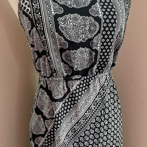 BooHoo Lace Up Back Midi Dress with Paisley/Mixed Print - Picture 5 of 10